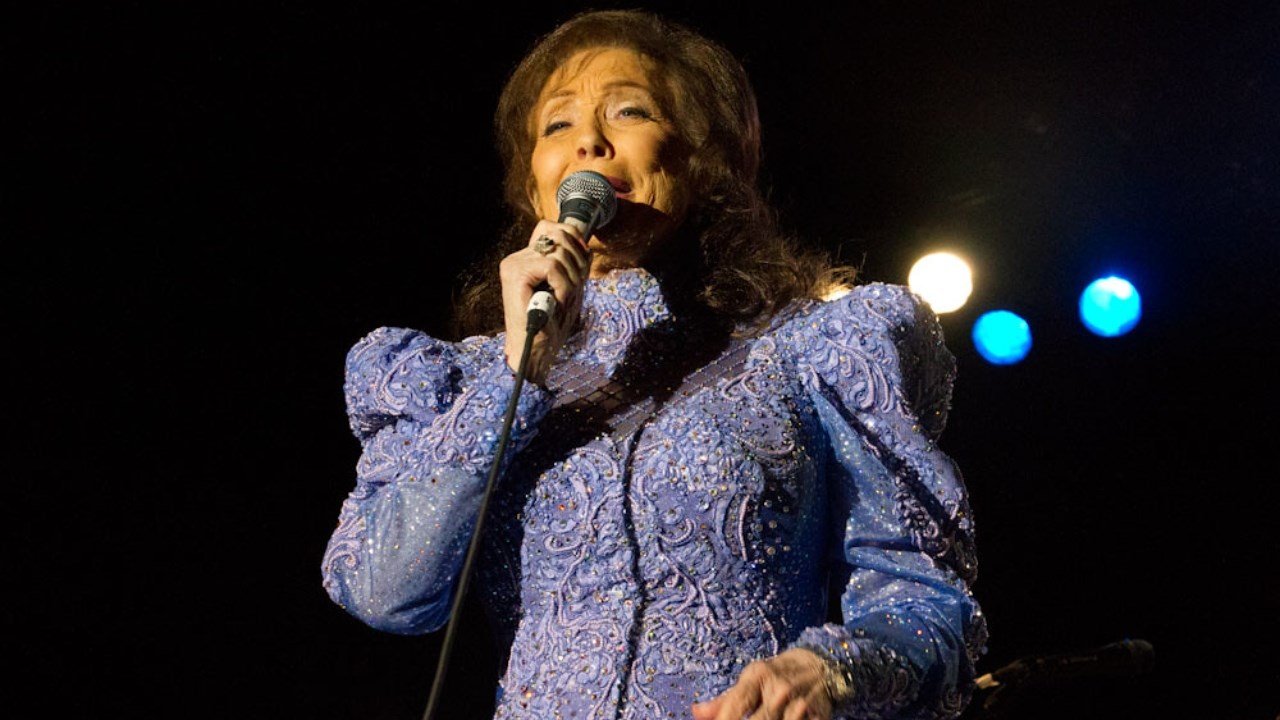 The "Coal Miner's Daughter" raises nearly $1 million for TN flood victims - Vimarsana News